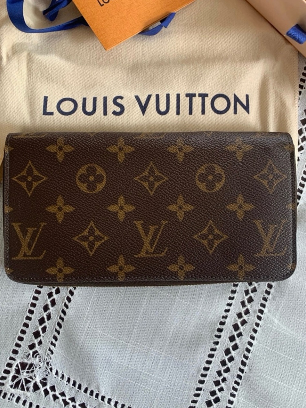 Louis Vuitton Monogram Zip-Around Wallet in Brown and Gold-Tone - Picture 2 of 7